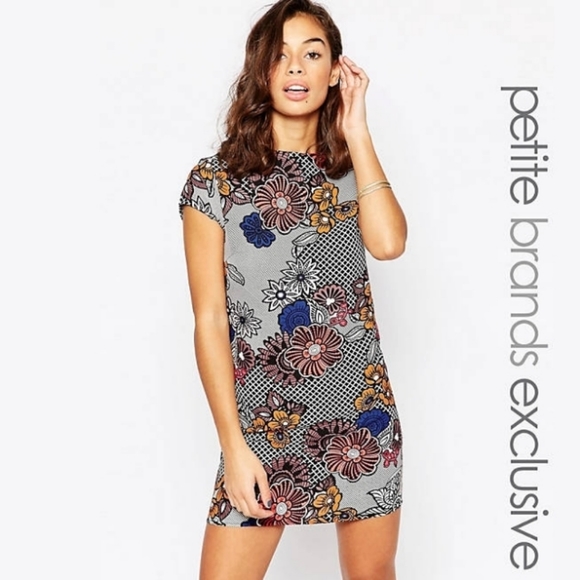 Glamorous Petite Cap Sleeve Floral Print Mini Shift Dress - Picture 3 of 11